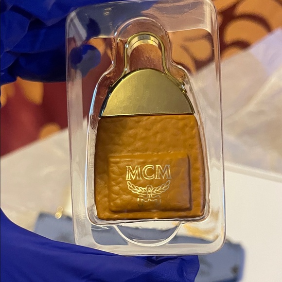 MCM Blue Clutch with Gold Chain/perfume mini - Picture 5 of 17